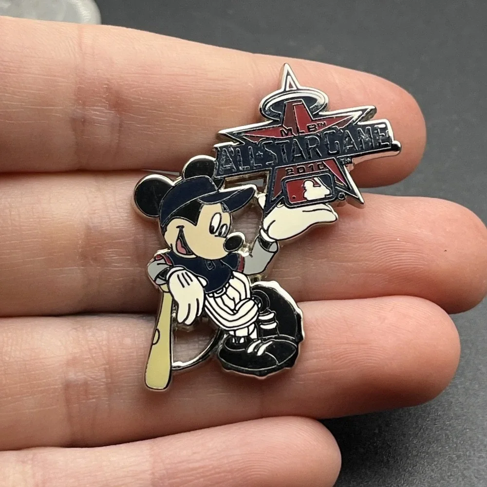 Disney MLB Baseball All Star Game 2010 Mickey‎ Mouse Batter Hitter Lapel Hat Pin